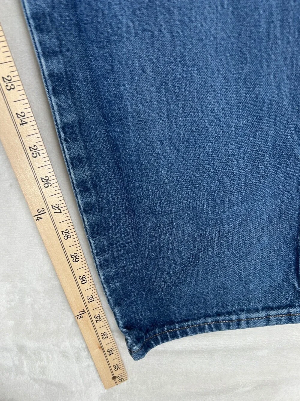 Vintage Wrangler 13MWZ Blue Denim Jeans Regular Fit Cowboy Size 40x34 READ